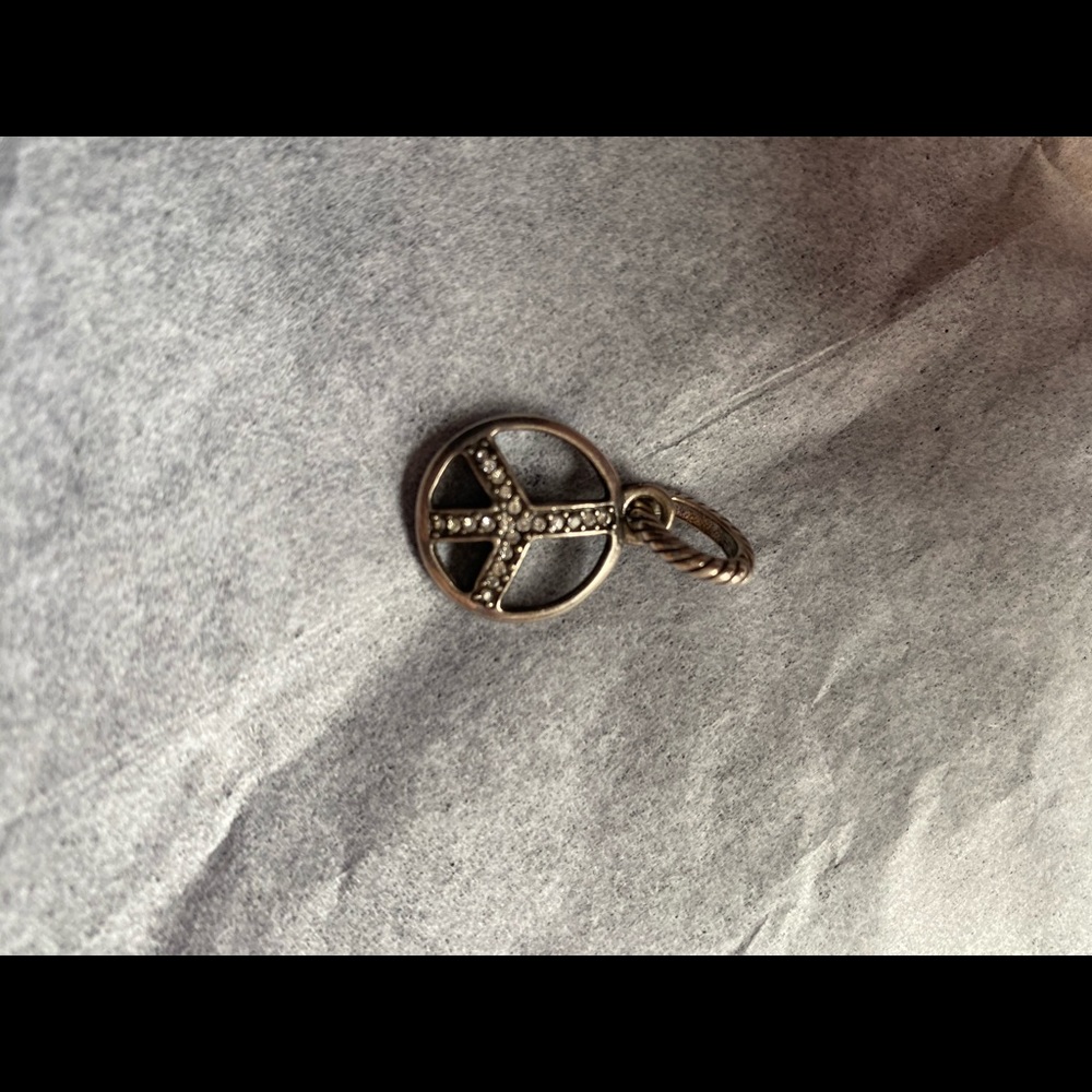 BRIGHTON PEACE SIGN CHARM